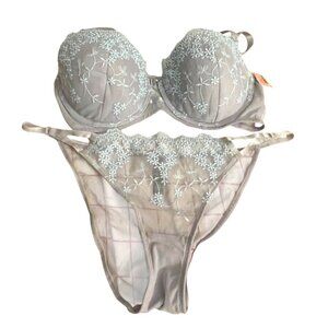 NWT Bra and Panty Set Blue lace 38D